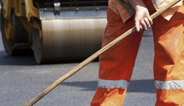 В Гродно обновляют асфальтовое покрытие на улице Дзержинского 